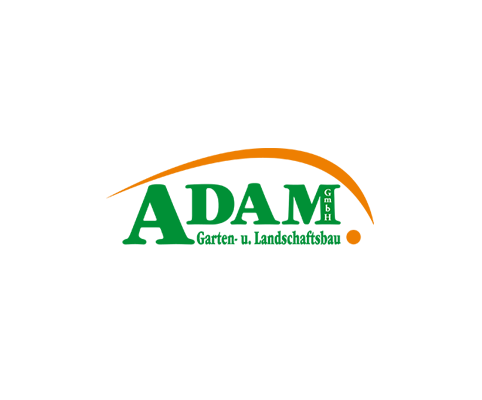 Das Logo der Adam GmbH Garten und Landschaftsbau besteht aus den Farben Grün und Orange. Der Buchstabe A ist am größten. Etwas kleiner Folgen DAM. Unter diesen drei Buchstaben folgt der Slogan »Garten u. Landschaftsbau«, mit einem Orangenem Kreis beendet wird. Über dem Schriftzug wird eine sichelförmige orangene Kontur abgebildet.