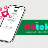 Ein Handy, auf dem das TikTok-Profil von phase grün zu sehen ist